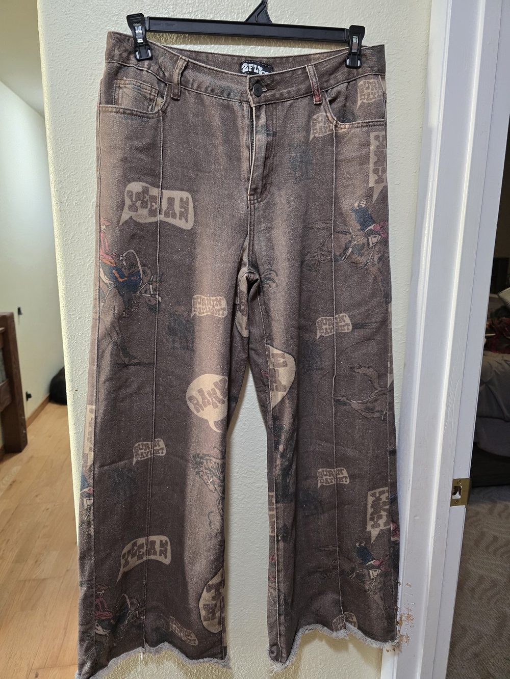 2 Fly Brown Graphic Print Women's Jeans